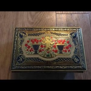 Vintage English Tin with cherub and animals 9inch